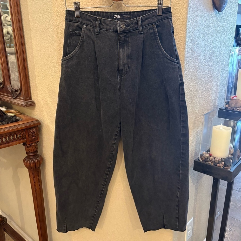 ZARA Women Charcoal Black Baggy Raw Hem Cropped Jeans Size 6